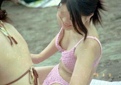【水着エロ画像】ハプニング好きの為のヘンタイ女子のハプニング画像を集めてみました 09