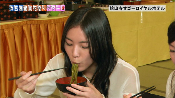 【放送事故画像】何食べてもエロく見えちゃうこの女達ｗｗ食べてる時の顔がｗｗｗ 09