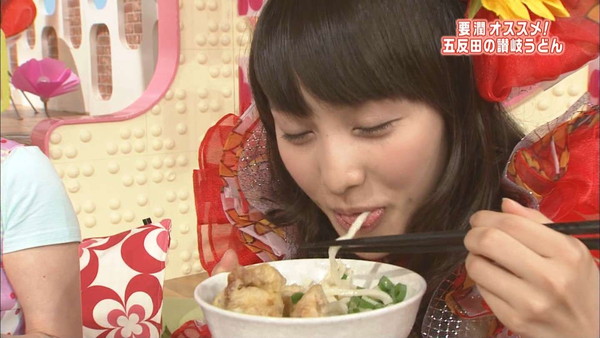 【放送事故画像】何食べてもエロく見えちゃうこの女達ｗｗ食べてる時の顔がｗｗｗ 13
