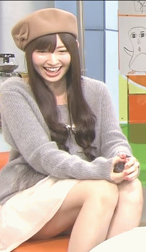 【放送事故画像】札幌放送の女子アナがこけた～！の瞬間にパンチラ！？ｗｗｗ（GIFあり） 16