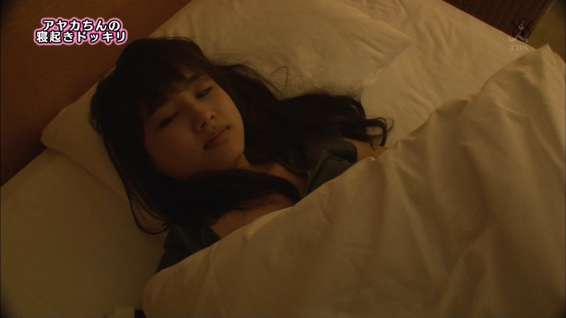 【放送事故画像】女の子のパジャマ姿や寝顔が可愛くて、思わず夜這いかけたくなるｗｗｗ 09