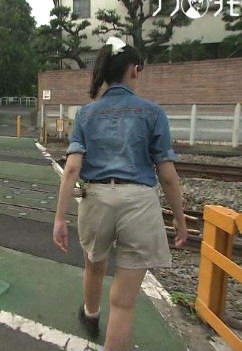 【放送事故画像】女子アナ達がぴったりしたズボン履きすぎてパン線浮きまくりｗｗｗ 04