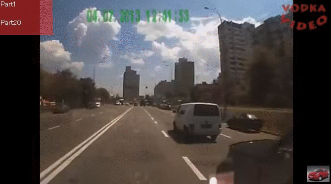 【衝撃GIF画像】悪質ドライバーに天中が下る！ドラレコが捉えた衝撃映像！ 08