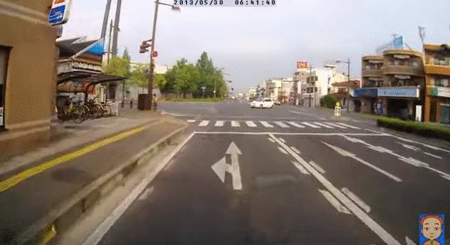 【衝撃GIF画像】悪質ドライバーに天中が下る！ドラレコが捉えた衝撃映像！ 10